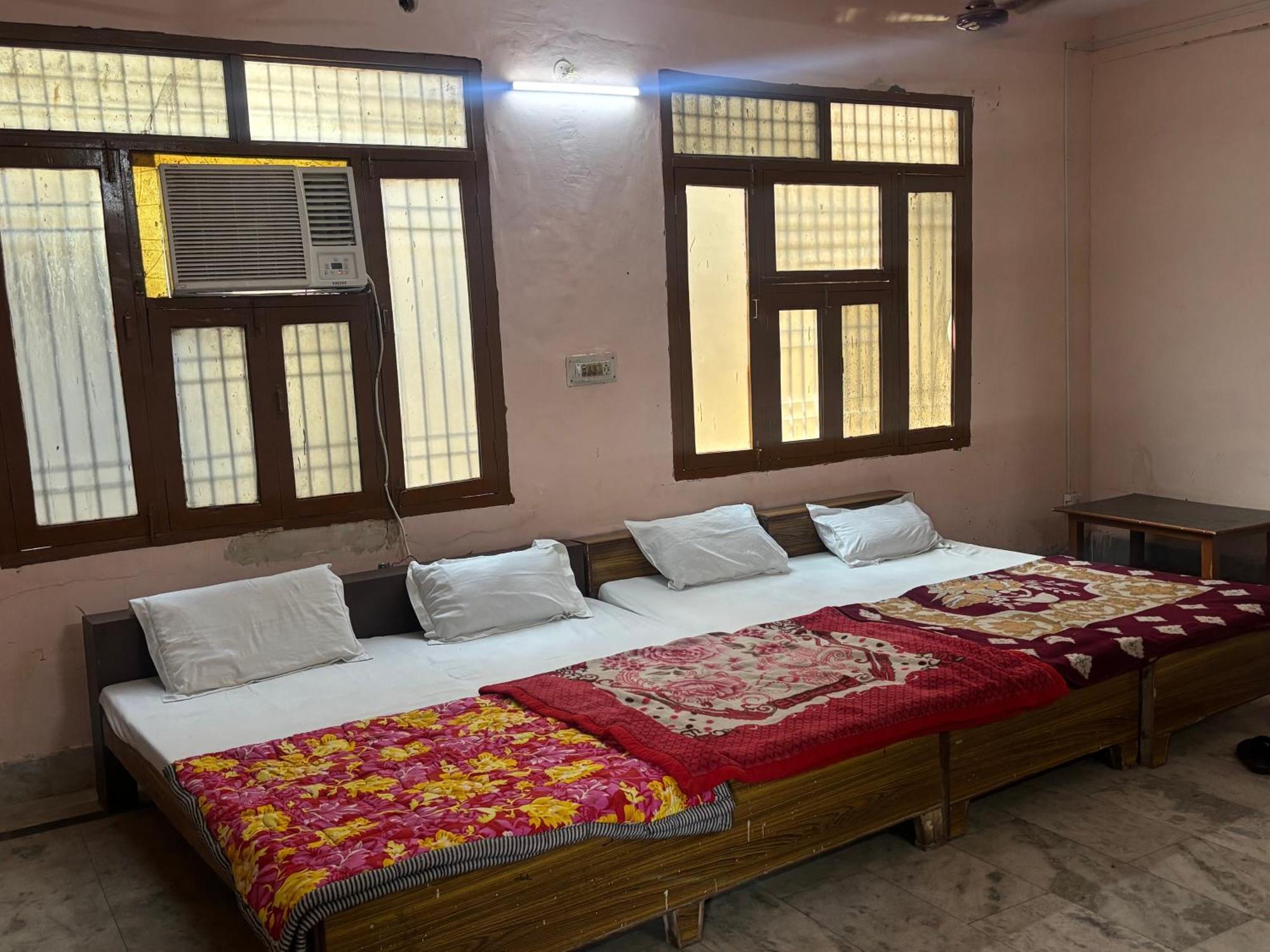 Sgh Guest House Mathura Exterior photo