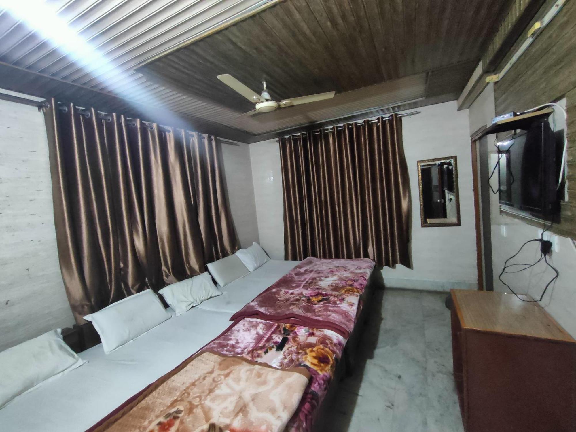 Sgh Guest House Mathura Exterior photo